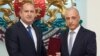 Президентът Румен Радев (вляво) и ген. Емил Тонев