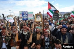 Прихильники хуситів вийшли на акцію солідарності з Іраном у столиці Ємену, Сані, 27 березня 2026 року