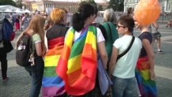 У Росії на неузгодженій акції ЛГБТ затримали понад 25 осіб – відео