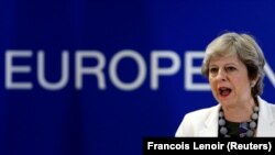 Premierul britanic Theresa May , la summitul UE de la Bruxelles, din 20 octombrie 2017 