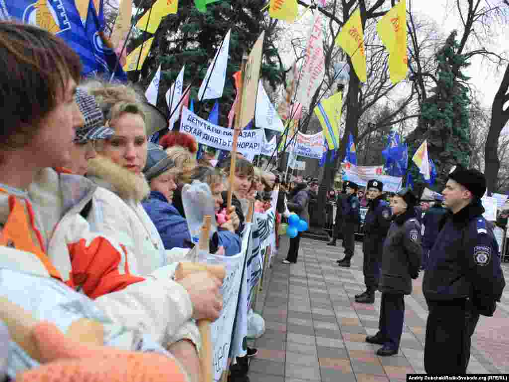 Мітинг підприємців проти нового Податкового кодексу біля Верховної Ради, 18 листопада 2010 р.