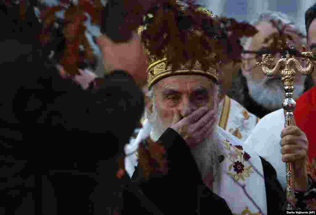 СРБИЈА - Oпштата состојба на српскиот патријарх Иринеј како последица на ковид-19 е влошена, соопшти Српската православна црква.