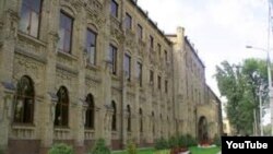 Toshkentdagi Xalqaro Vestminster Universiteti 2002 yilda Londondagi shu nomli universitet bilan hamkorlikda ochilgan edi.