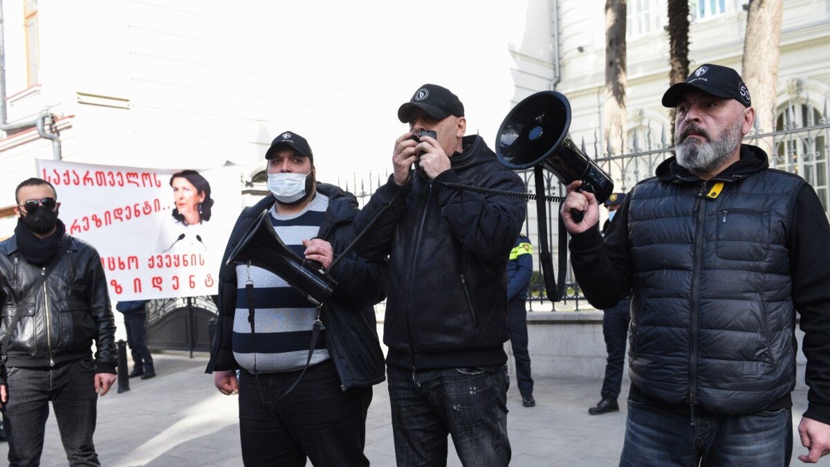 «Грузинский марш» пугает адом