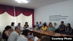 "Мектептердин курулушу жана коопсуздугу" изилдөөсүнүн презентациясы 