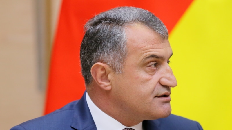 Бибилов считает, что криминальные элементы в Южной Осетии пользуются поддержкой отдельных политиков