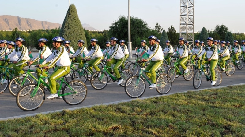 Balkanda Bütindünýä saglyk gününde köçeler ýapylyp, welosiped ýörişleri geçirildi