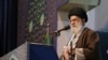 Ayatolahul Ali Khamenei, liderul suprem iranian, la rugăciunea de vineri