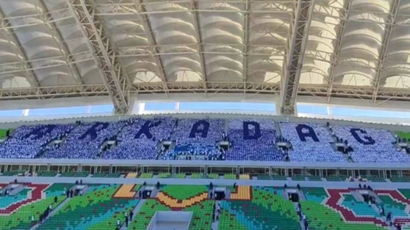 Aşgabatda 'Al Nasr' bilen öýnajak 'Arkadagyň'  janköýerlerini taýýarlamak üçin maşklar dowam edýär