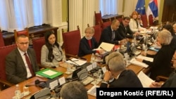 Predstavnici vladajućih partija u Skupštini Srbije tokom razgovora sa delegacijom EP