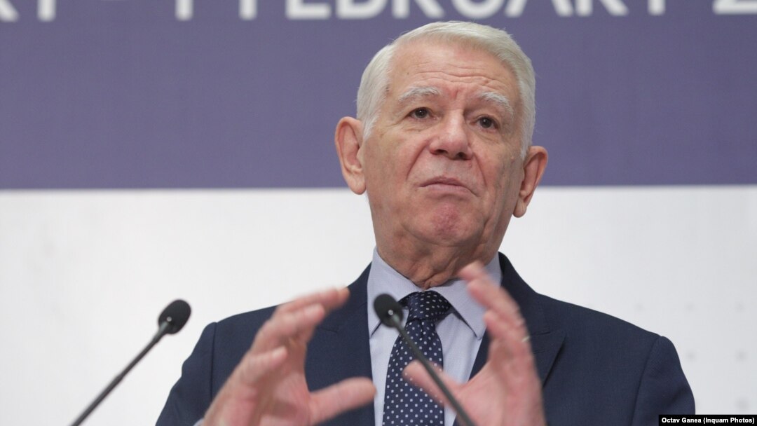 O petiție cu peste 75.000 de semnături cere demisia lui Teodor Meleșcanu. ALDE se mai gândește la un răspuns, Viorica Dăncilă cere date
