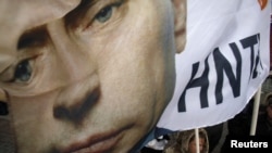 Нинішні вибори стали «останнім цвяхом у труну російської демократії» – окремі політики