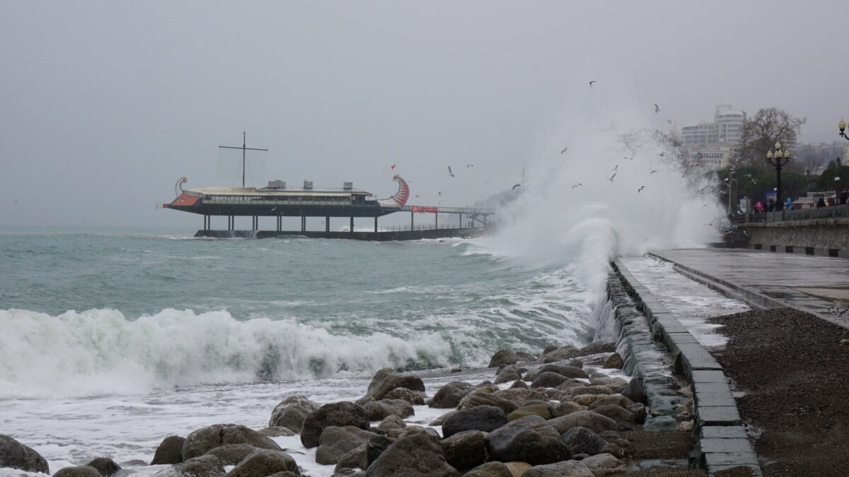 Симеиз зимой. Зима в крыму температура. Курорты крыма 2022. Крымский полуостров новый свет. Тепло ли в крыму.