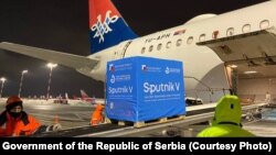 Пратка от руската ваксина „Спутник V“ пристига в Сърбия