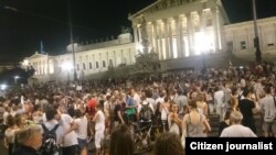 Акция в поддержку беженцев в Вене. 31 августа 2015 года.