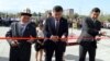 «Ынтымак» паркынын ачылыш аземи. 2019-жылдын, 30-августу. Ошол учурдагы президент Сооронбай Жээнбеков жана Бишкек шаарынын мэри Азиз Суракматов.