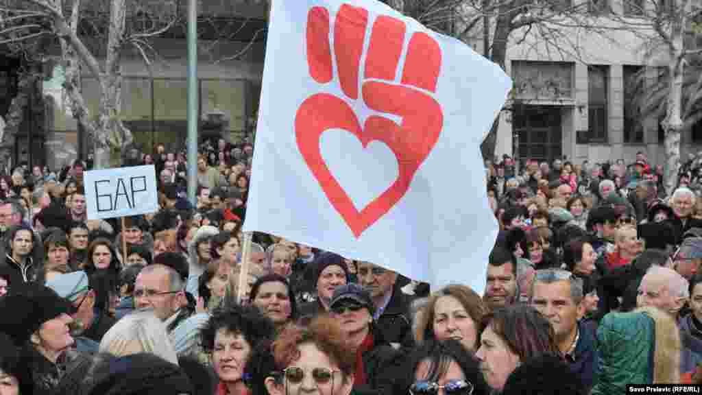 تظاهرات زنان در مونته&zwnj;نگرو در حمایت از برابری حقوقی زن و مرد