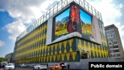 Көп кабаттуу унаа токтотмо жайы. Бишкек. Апрель, 2026-жыл.