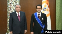 Emoməli Rahmon və oğlu Rüstəm Emoməli 