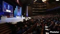 Armenia - President Serzh Sarkisian addresses a congress of the ruling Republican Party in Yerevan, 26Nov2016.