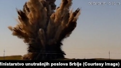 Bomba je uništena u ataru sela Gaj koje se nalazi u Deliblatskoj peščari, oko 50 kilometara od Beograda, 9. avgust 2025.