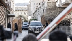 საპატრიარქოში დილიდან მივიდნენ მღვდელმთავრები პატრიარქობის სამი კანდიდატის გამოსარჩევად.