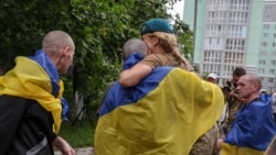 'We're Shocked': Ukrainian Soldiers Return Home After Prisoner Exchange