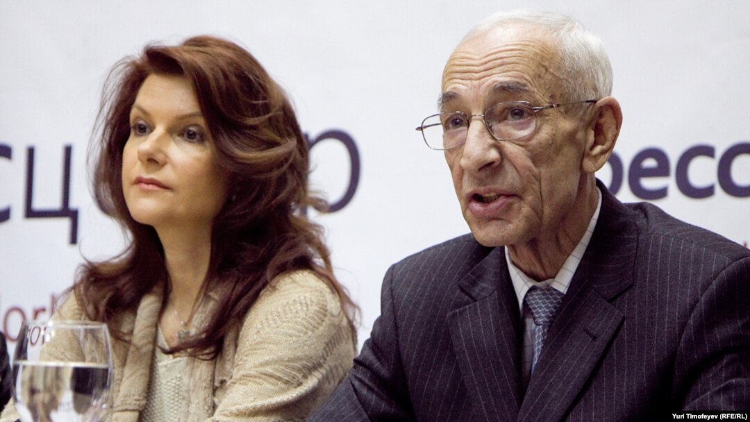 Адвокаты Платона Лебедева и Михаила Ходорковского Елена Липцер (слева) и Юрий Шмидт