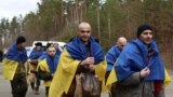 Одна из фотографий освобожденных пленных, опубликованная президентом Украины 