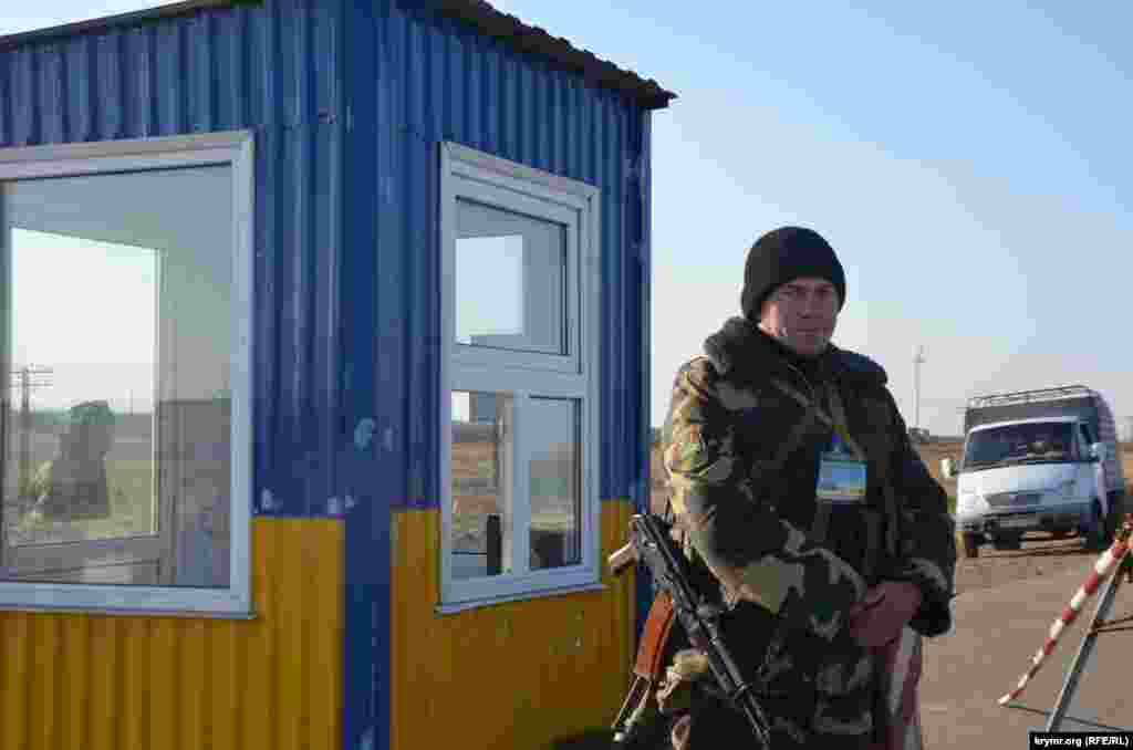 Пограничники работают день и ночь. 