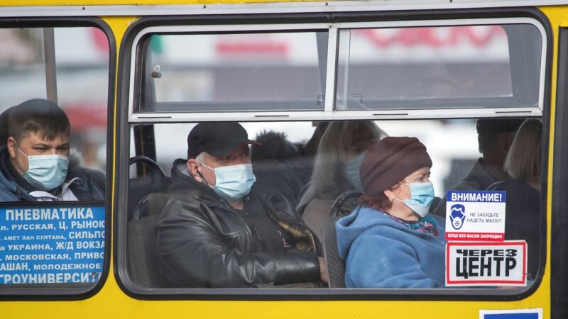 «В магазин только в маске!»: Симферополь защищается от коронавируса (фотогалерея)