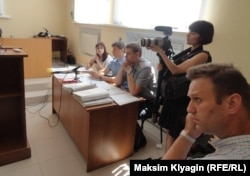 Слушание об условно-досрочном освобождении Олега Навального в Урицком районном суде 27 июня 2016 г.