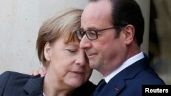 Francois Hollande i Angela Merkel