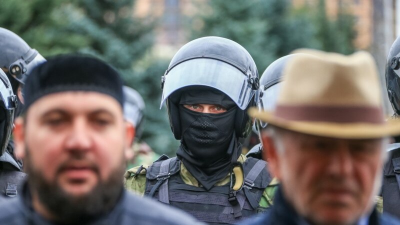 В Петербурге прошел одиночный пикет в поддержку ингушских узников