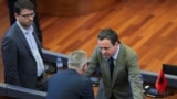 Vršilac dužnosti premijera i lider Pokreta za nezavisnost Aljbin Kurti u jednom od nastavaka konstitutivne sednice