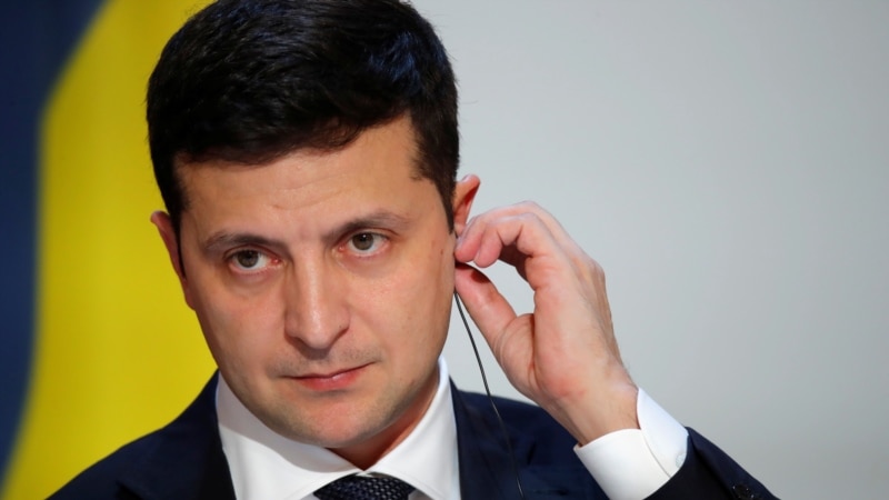 Президент Зеленский украин парламентинин курамын кыскартууну сунуштады
