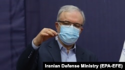 وزیر بهداشت ایران می‌گوید در حال حاضر منابع واکسیناسیون کشور از سه محل واکسن برکت، پاستور و واکسن‌های وارداتی تأمین می‌شود.