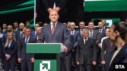Румен Радэў і яго паплечнікі з партыі «Прагрэсіўная Баўгарыя»
