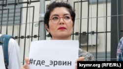 Тамила Ташева на акции в поддержку насильственно исчезнувших в Крыму, Киев, 27 июля