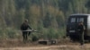 Beloruski vojnik drži dron tokom zajedničkih rusko-beloruskih vojnih vežbi u septembru 2025.