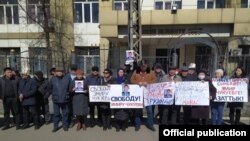 Бишкек. Эмир Чукуевдин тарапташтарынын митинги. 2021-жыл. 18-март.