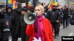 Marina Tauber, conducând un protest antiguvernamental la Chișinău, pe 28 februarie 2023 