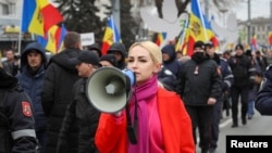 Marina Tauber, membră a partidului politic Șor, participă la un miting.