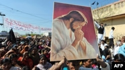 Pakistani Christians protest.