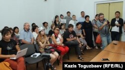 Поддержка адвоката Бауыржана Азанова его коллегами-адвокатами и гражданскими активистами. Алматы, 2 августа 2018 года.