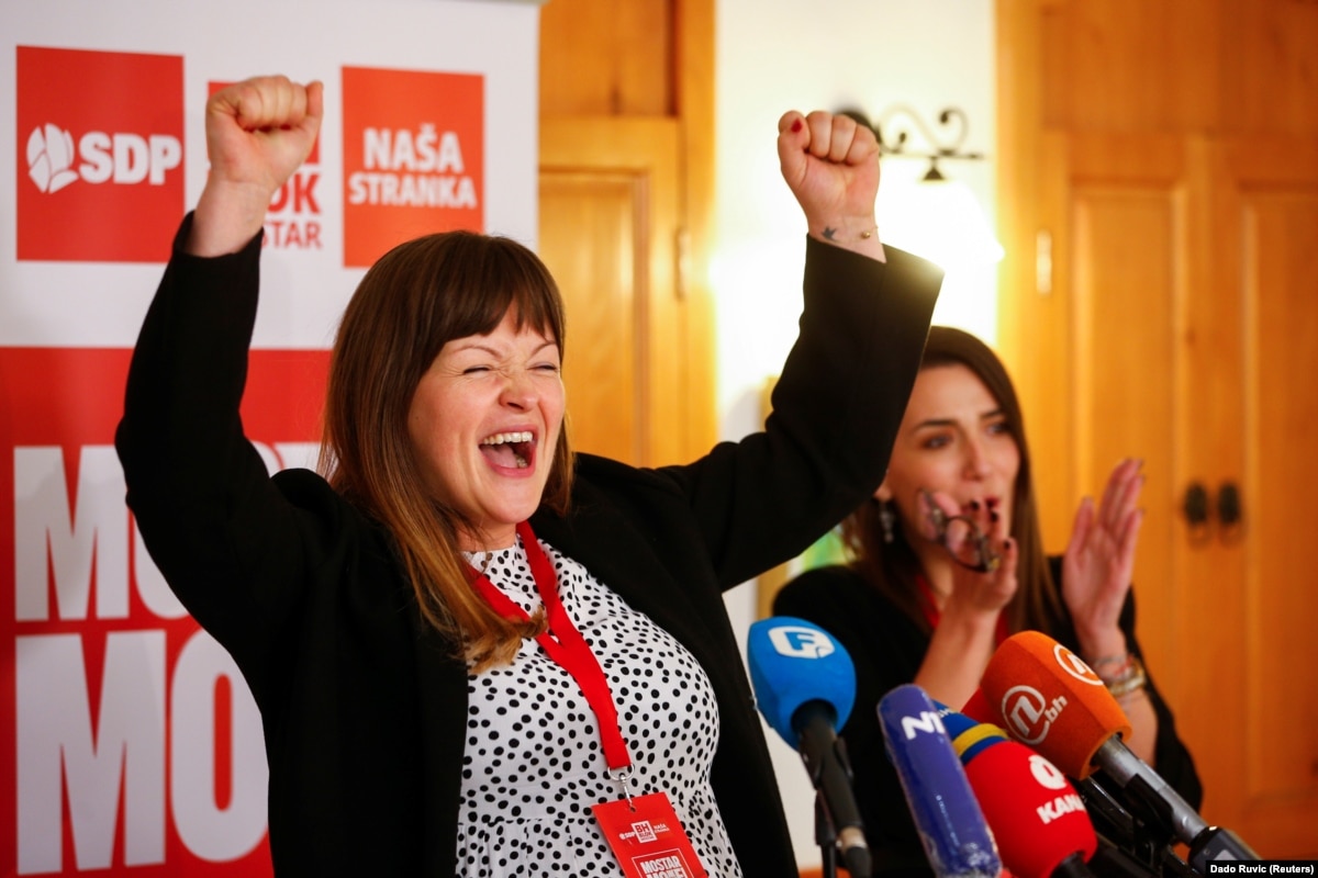Prijetnje, uvrede i seksizam: Cijena koju žene u BiH plaćaju za politički angažman Prijetnje, uvrede i seksizam: Cijena koju žene u BiH plaćaju za politički angažman
