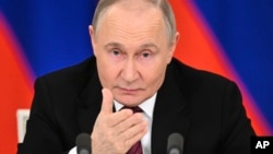 Російський лідер, ймовірно, не має наміру вести добросовісні переговори з Україною, кажуть аналітики