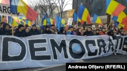 Protesters blocked traffic in Bucharest on January 12 to demand the Constitutional Court's revise its ruling to scrap the presidential election.