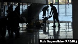 Мыцьцё новага будынку парлямэнту Грузіі ў Кутаісі, 20 кастрычніка 2012 году