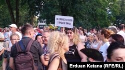 Protesti u Banjaluci organizovani zbog svakodnevnih legitimisanja i snimanja aktivista grupe „Pravda za Davida“ i građana u centru ovoga grada, 27. juni 2019.